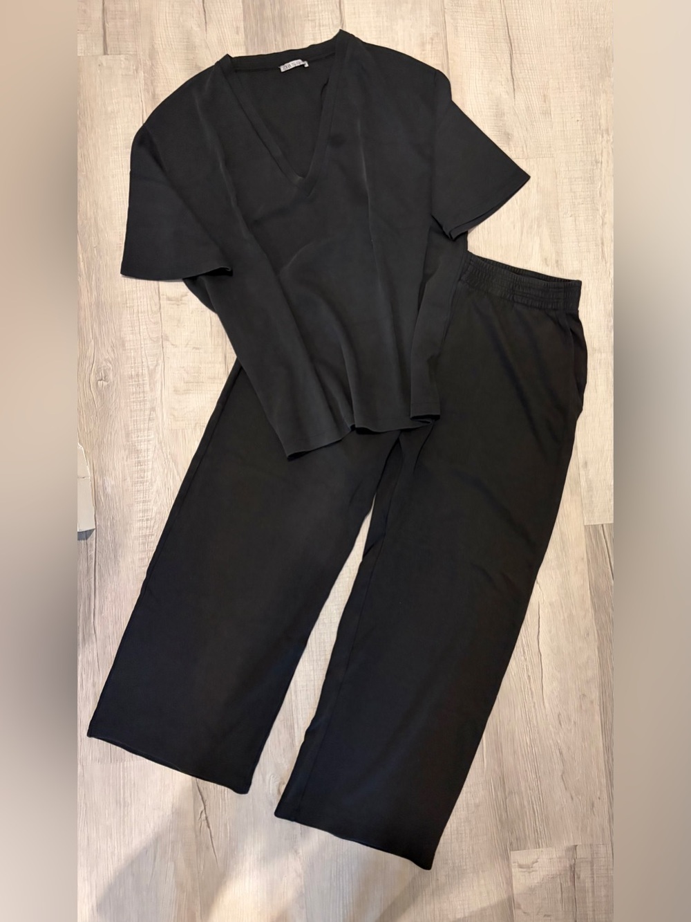 ZARA Gray Lounge Jogger Set top is large and pants are XL